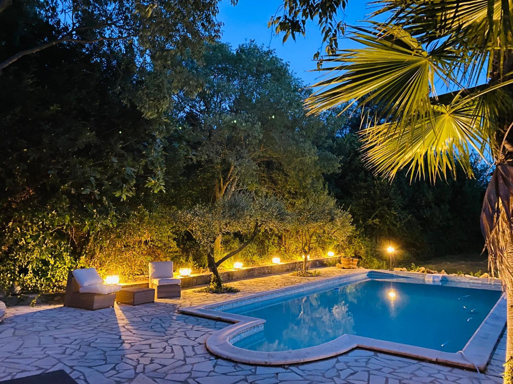 Magnifique Typique Du Sud Avec Piscine Privee Et Jardin Mediterraneen
