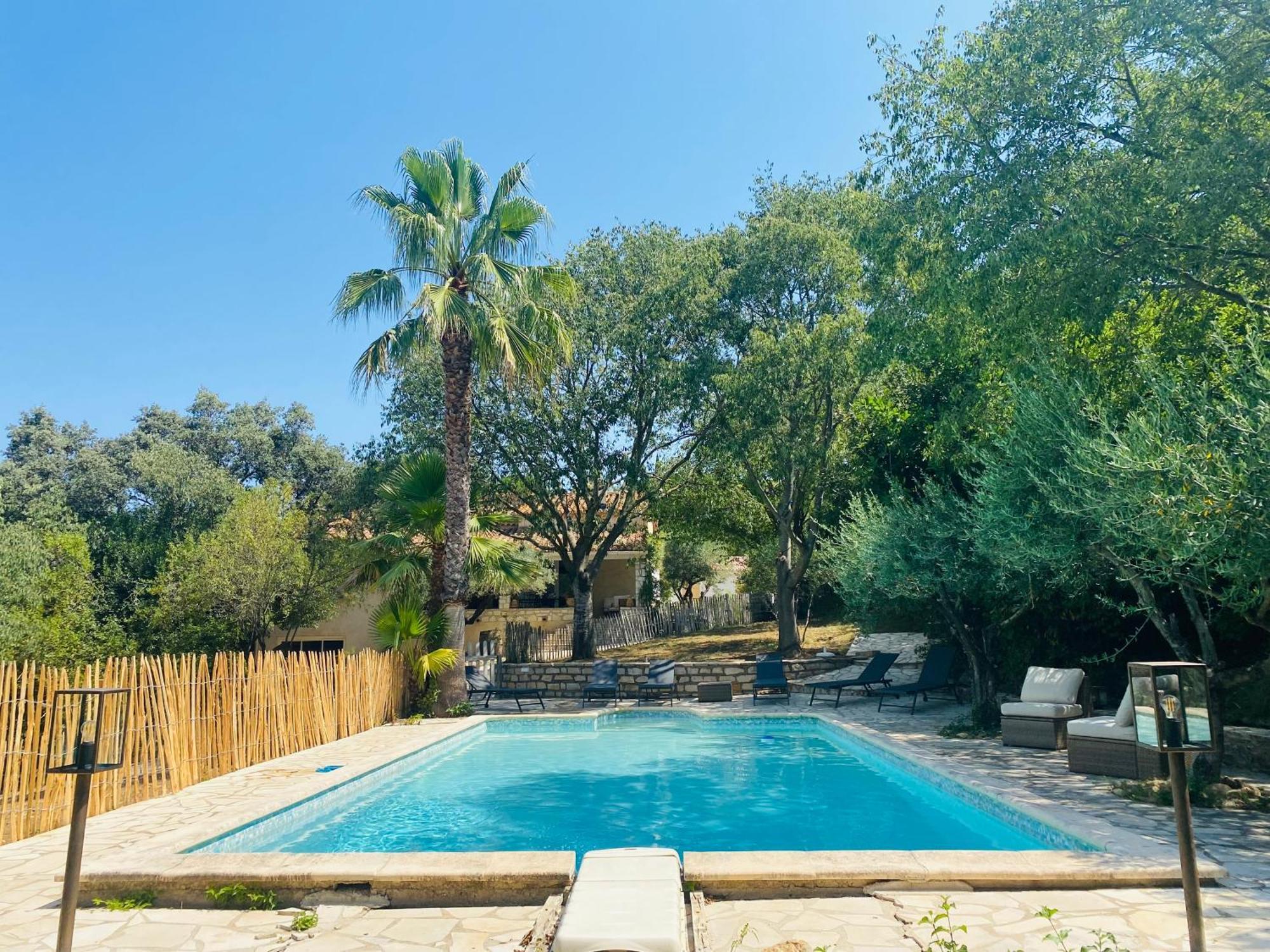 Magnifique Typique Du Sud Avec Piscine Privee Et Jardin Mediterraneen *